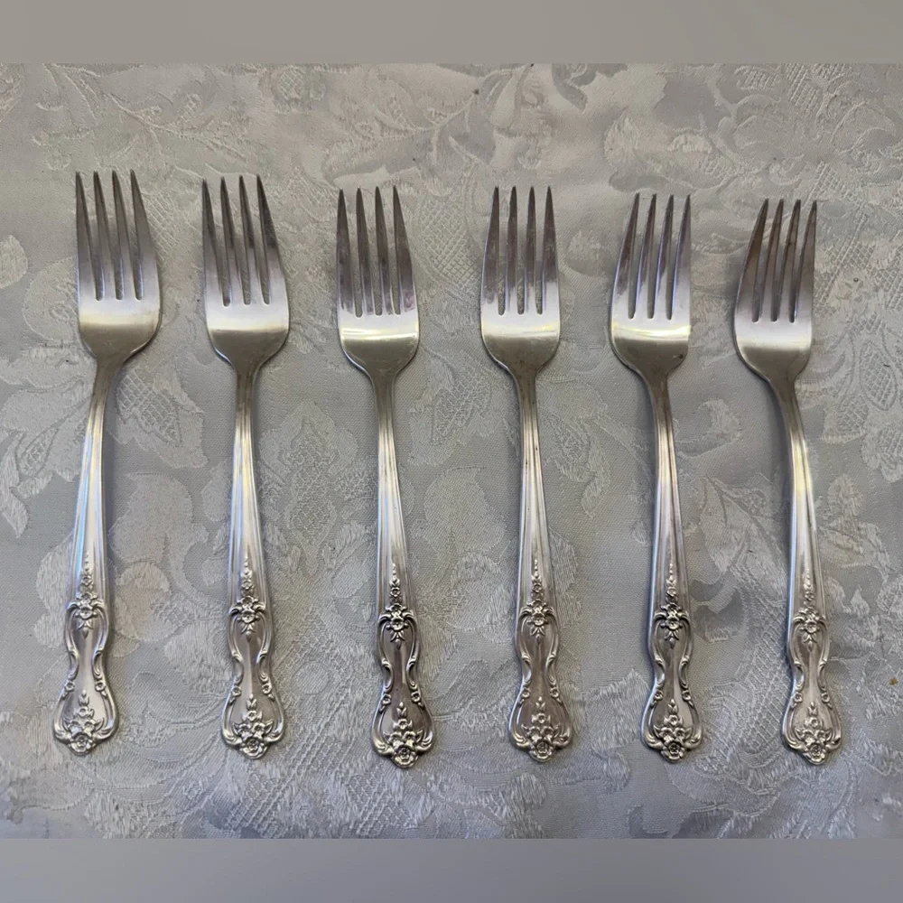 Vintage WM Rogers 1951 Magnolia Inspiration Extra Plate 6 Individual Salad Forks
